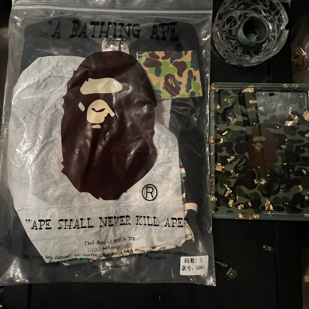 BAPE bear toy college T-shirt. In Mens large (asia sizing) US M